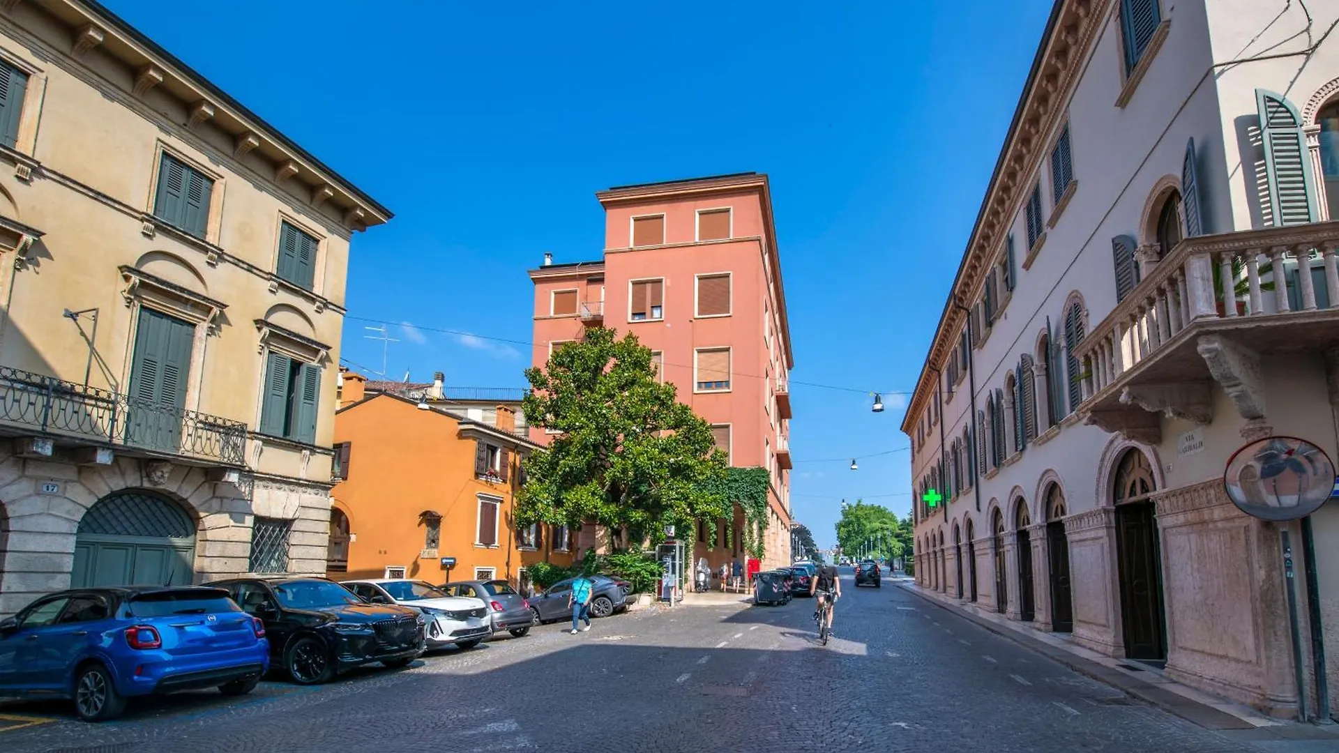 Arena Suite Garibaldi Verona Centro 0*,